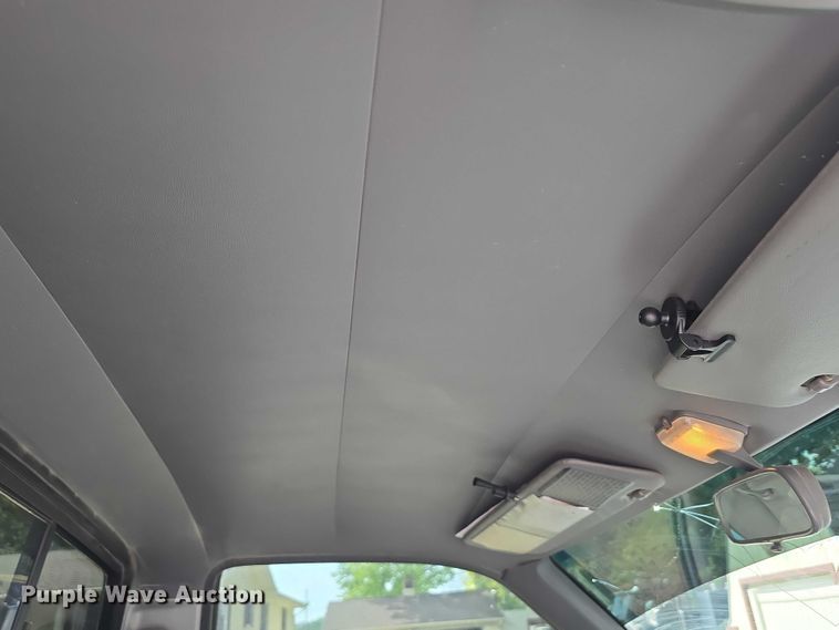 image for item EO1026 1990 Toyota pickup truck