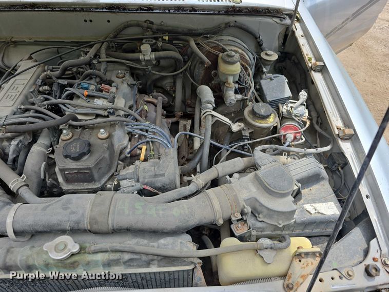 image for item EO1026 1990 Toyota pickup truck