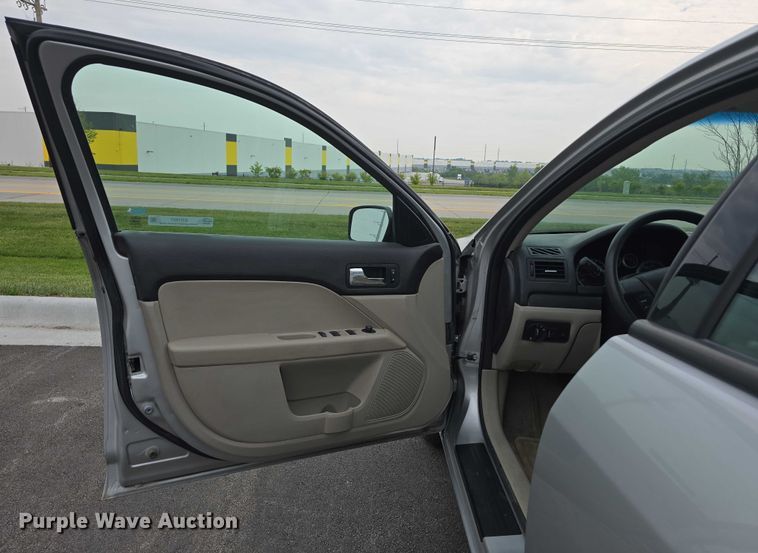 image for item EO1027 2009 Ford Fusion SE 