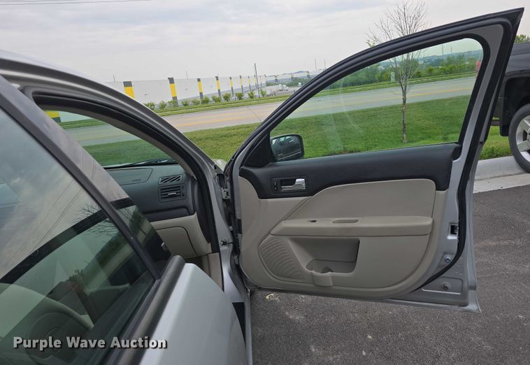 image for item EO1027 2009 Ford Fusion SE 