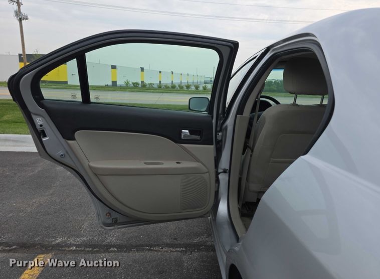 image for item EO1027 2009 Ford Fusion SE 