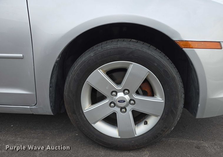 image for item EO1027 2009 Ford Fusion SE 