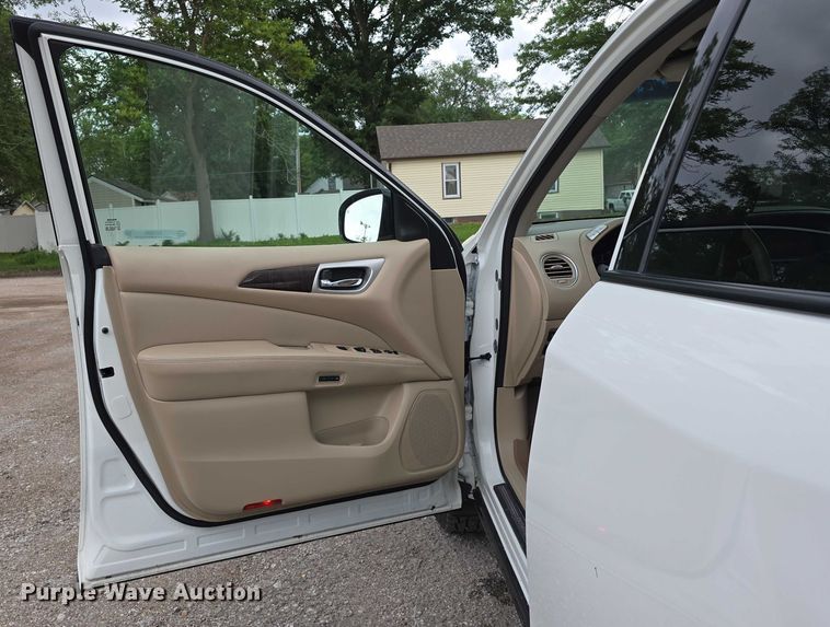 image for item EO1029 2014 Nissan Pathfinder SL SUV