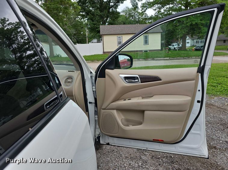 image for item EO1029 2014 Nissan Pathfinder SL SUV