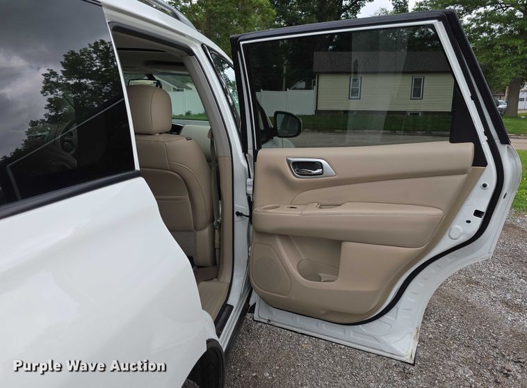 image for item EO1029 2014 Nissan Pathfinder SL SUV