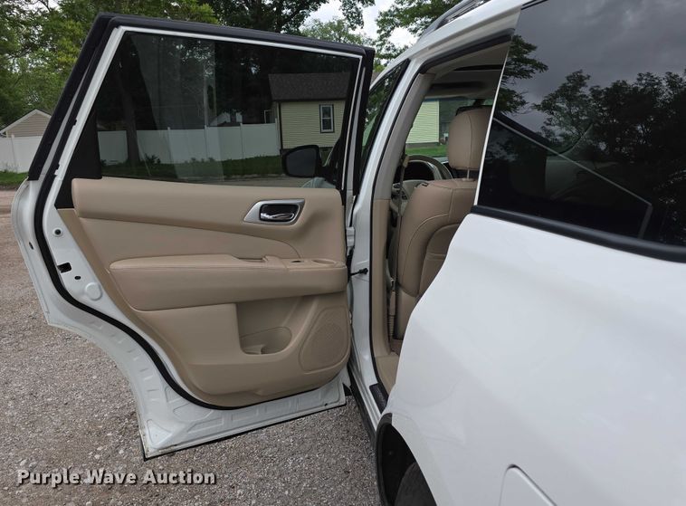 image for item EO1029 2014 Nissan Pathfinder SL SUV