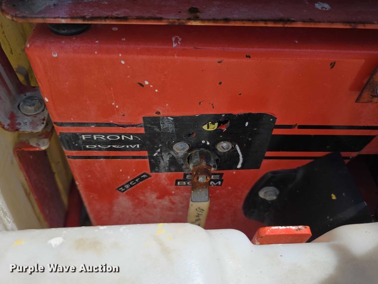 image for item EO1034 Smithco 40-650 paint striper