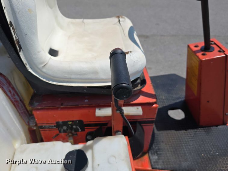 image for item EO1034 Smithco 40-650 paint striper