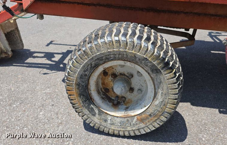 image for item EO1034 Smithco 40-650 paint striper