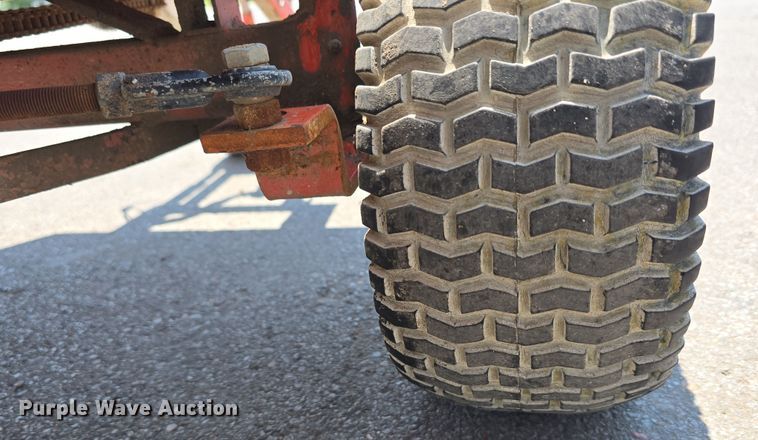 image for item EO1034 Smithco 40-650 paint striper