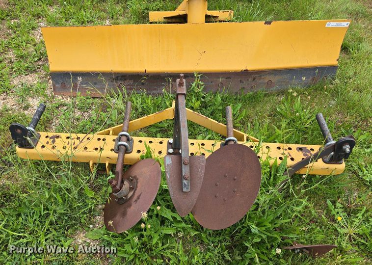 image for item EO1055 Tractor attachments