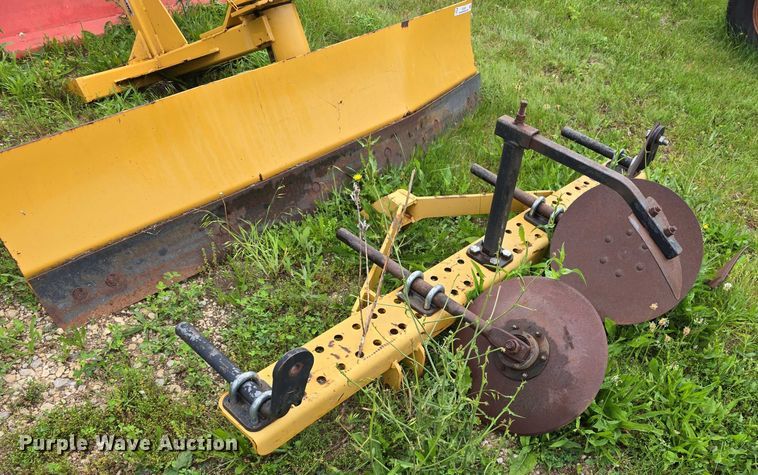 image for item EO1055 Tractor attachments