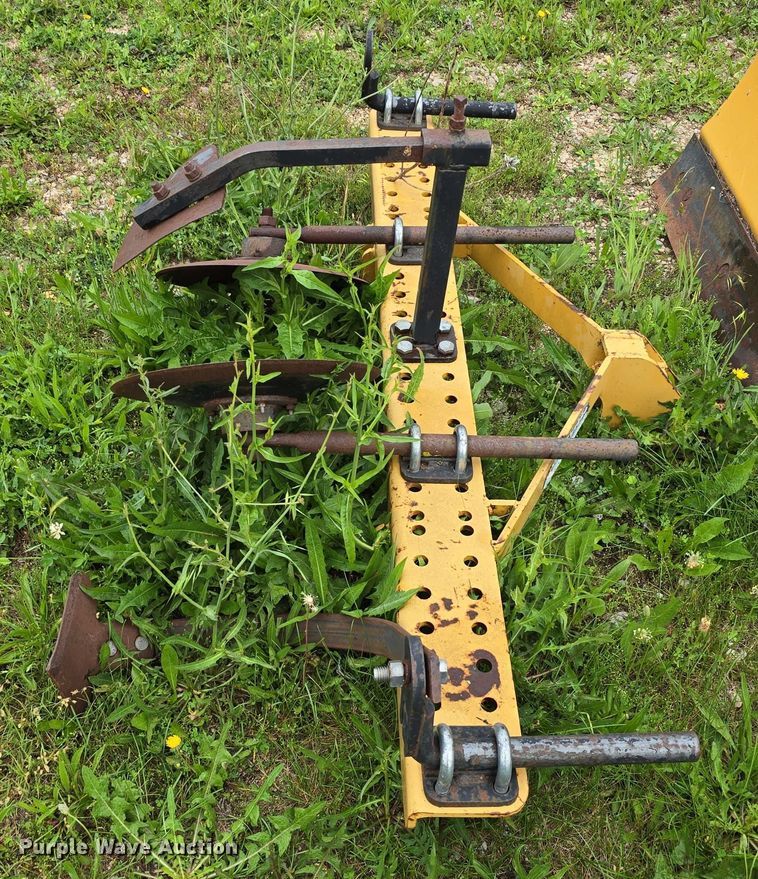 image for item EO1055 Tractor attachments