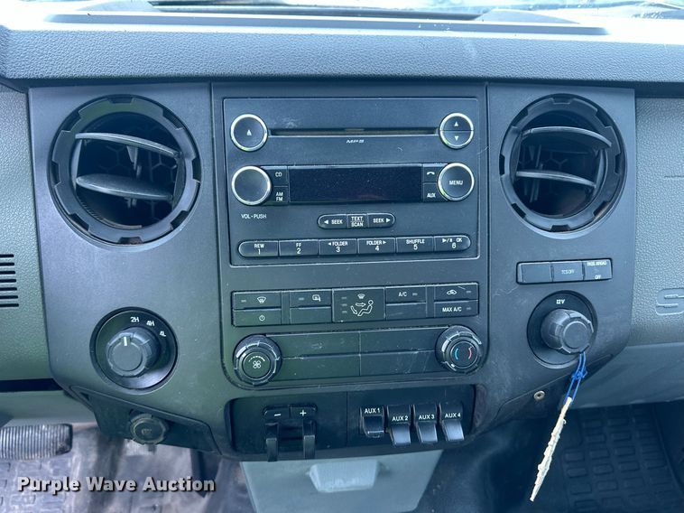 image for item EQ4712 2012 Ford F550 SuperCab utility / service truck