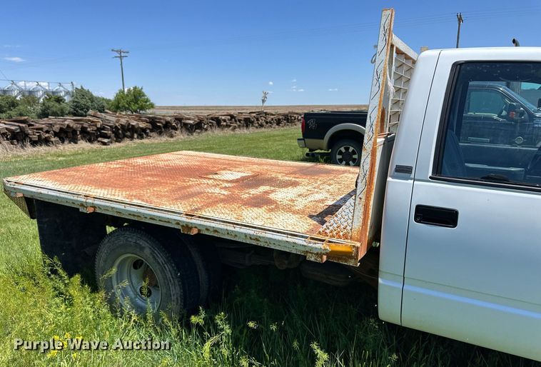 image for item EQ4774 1990 Chevrolet C3500 flatbed pickup truck