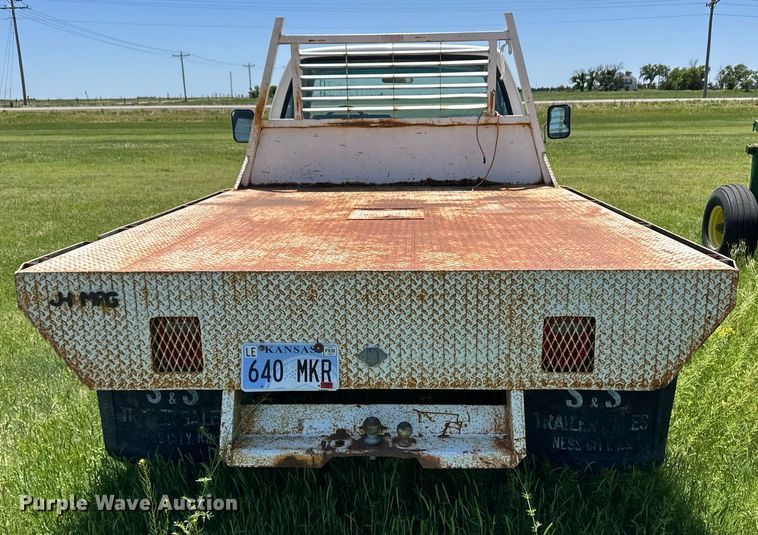 image for item EQ4774 1990 Chevrolet C3500 flatbed pickup truck