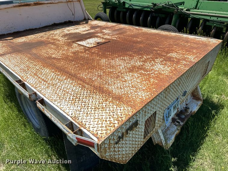 image for item EQ4774 1990 Chevrolet C3500 flatbed pickup truck