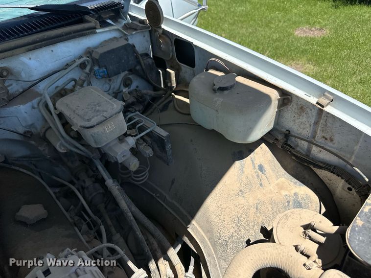 image for item EQ4774 1990 Chevrolet C3500 flatbed pickup truck