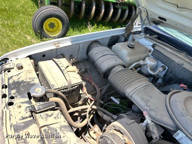 image for item EQ4774 1990 Chevrolet C3500 flatbed pickup truck