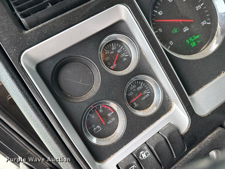 image for item EQ4904 2016 Kenworth ration delivery truck