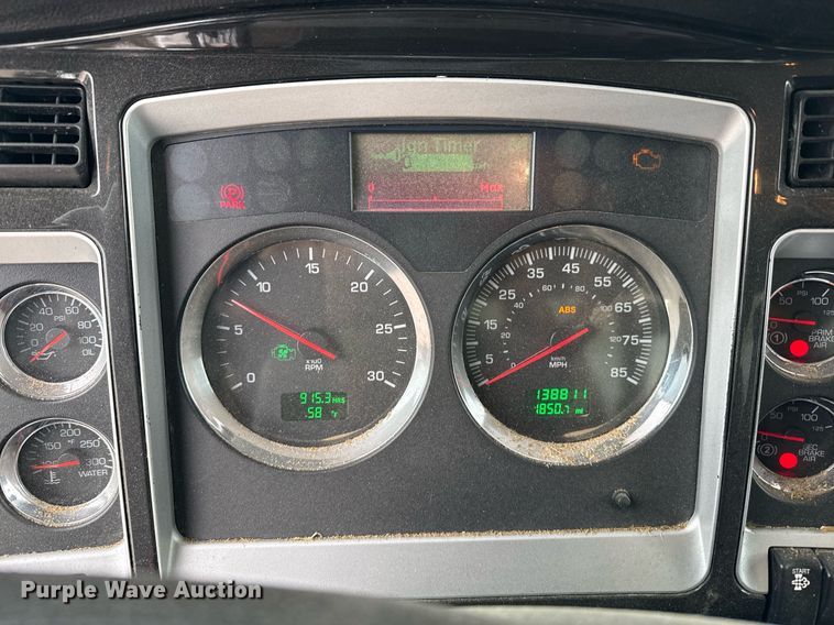 image for item EQ4904 2016 Kenworth ration delivery truck