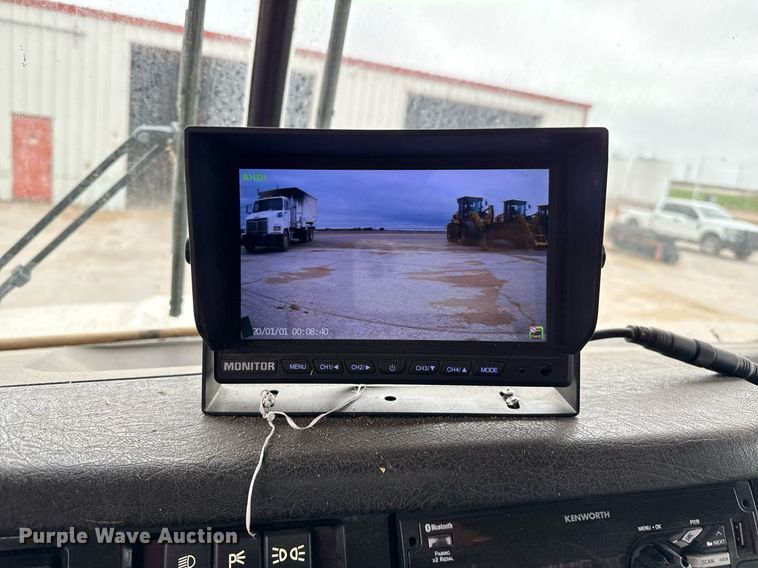 image for item EQ4904 2016 Kenworth ration delivery truck