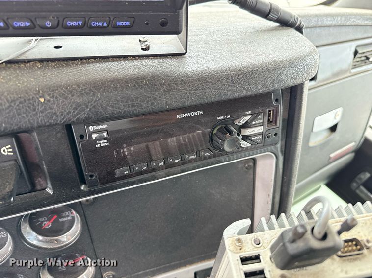 image for item EQ4904 2016 Kenworth ration delivery truck