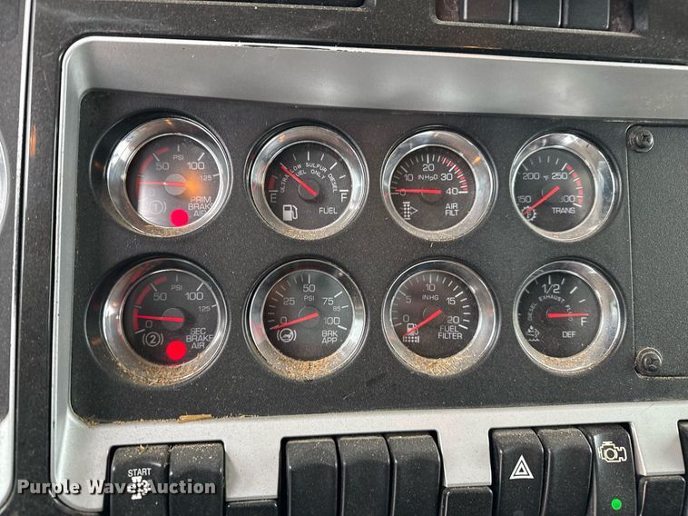 image for item EQ4904 2016 Kenworth ration delivery truck