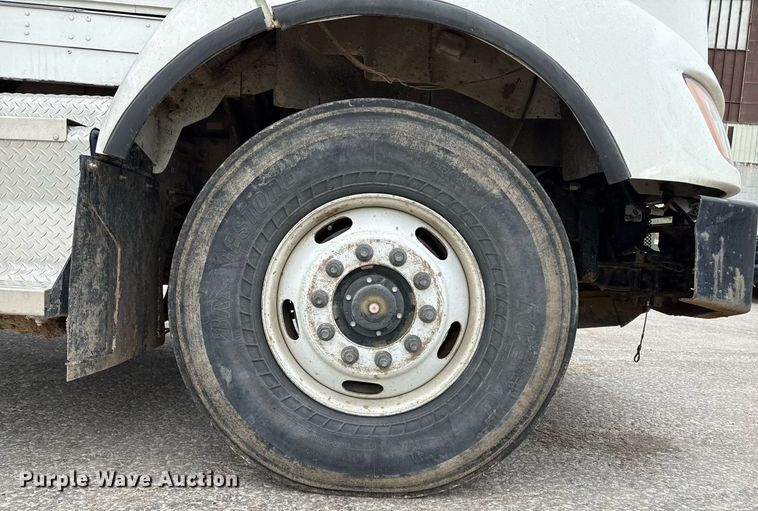 image for item EQ4904 2016 Kenworth ration delivery truck