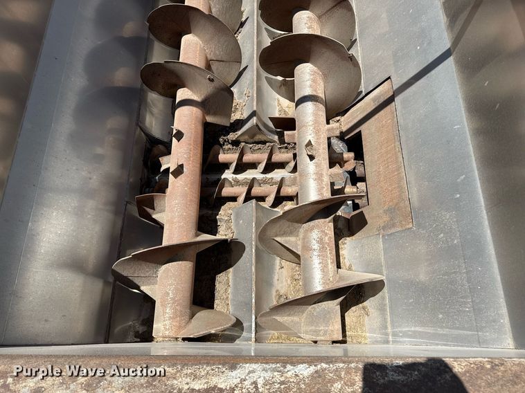 image for item EQ4905 2011 International 7400 ration delivery truck