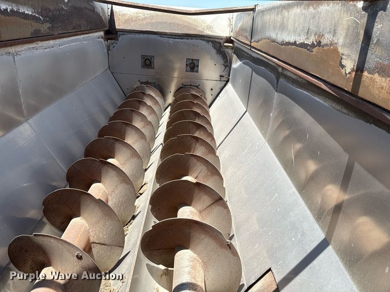 image for item EQ4905 2011 International 7400 ration delivery truck