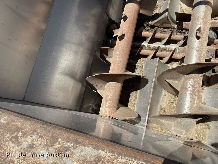 image for item EQ4905 2011 International 7400 ration delivery truck