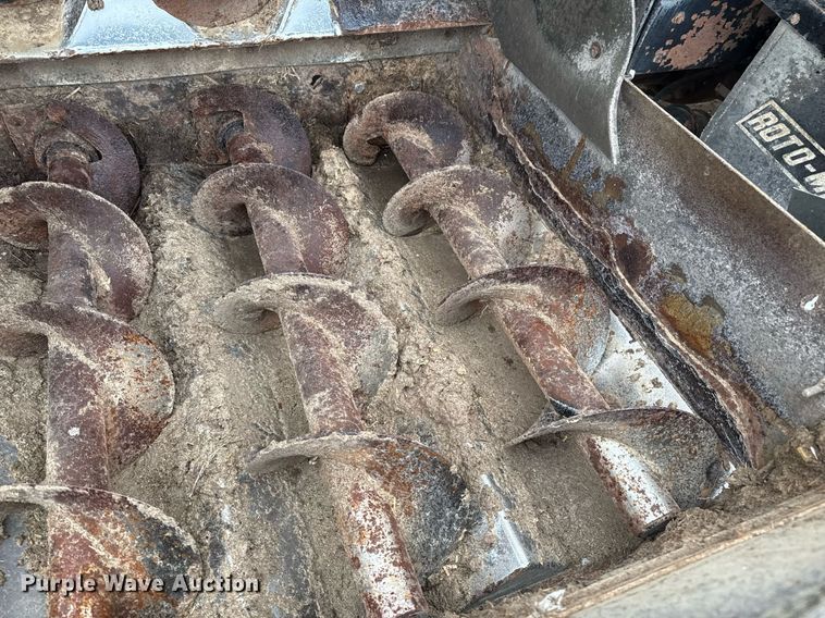 image for item EQ4905 2011 International 7400 ration delivery truck