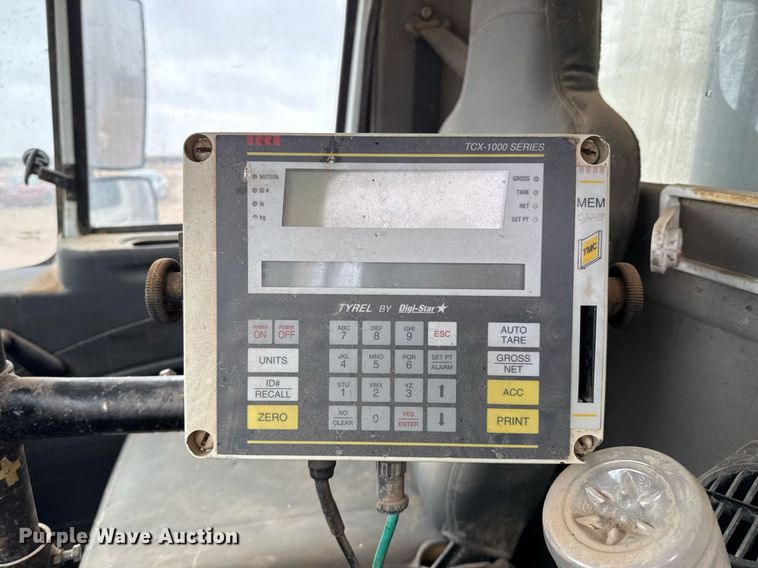 image for item EQ4905 2011 International 7400 ration delivery truck