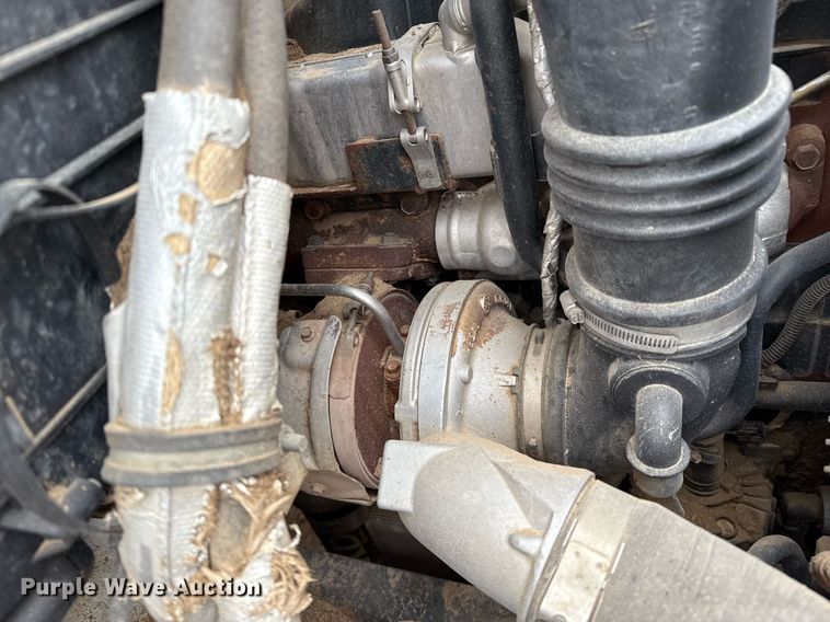 image for item EQ4905 2011 International 7400 ration delivery truck