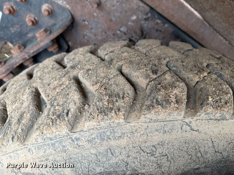 image for item EQ4905 2011 International 7400 ration delivery truck