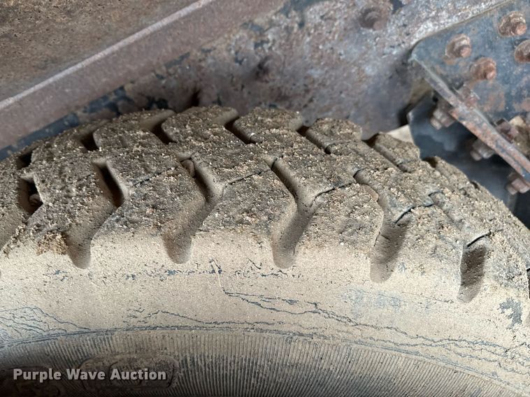 image for item EQ4905 2011 International 7400 ration delivery truck