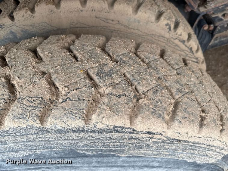 image for item EQ4905 2011 International 7400 ration delivery truck