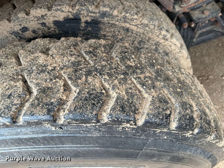 image for item EQ4905 2011 International 7400 ration delivery truck