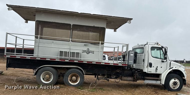 image for item EQ4906 2006 Freightliner Business Class M2 flatbed truck