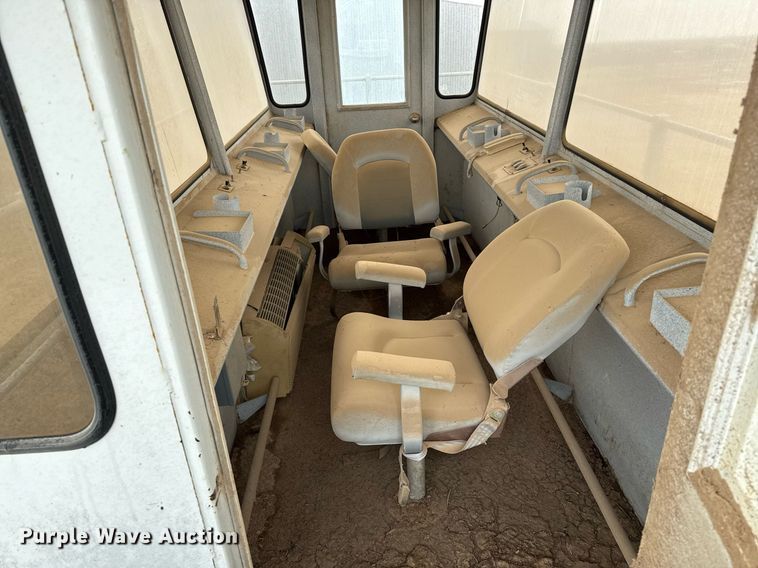 image for item EQ4906 2006 Freightliner Business Class M2 flatbed truck