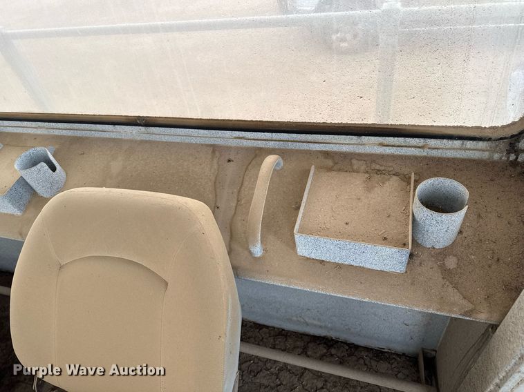 image for item EQ4906 2006 Freightliner Business Class M2 flatbed truck