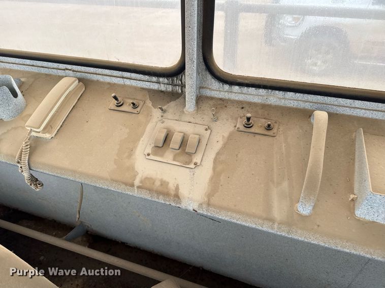 image for item EQ4906 2006 Freightliner Business Class M2 flatbed truck