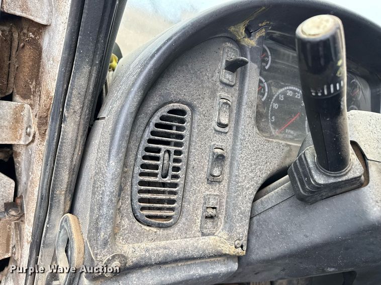 image for item EQ4906 2006 Freightliner Business Class M2 flatbed truck