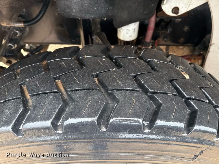 image for item EQ4906 2006 Freightliner Business Class M2 flatbed truck