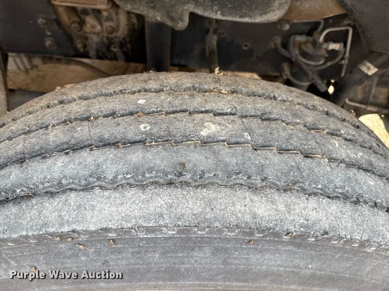 image for item EQ4906 2006 Freightliner Business Class M2 flatbed truck