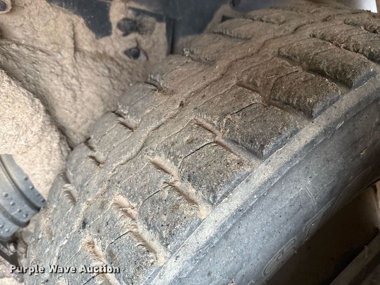 image for item EQ4906 2006 Freightliner Business Class M2 flatbed truck