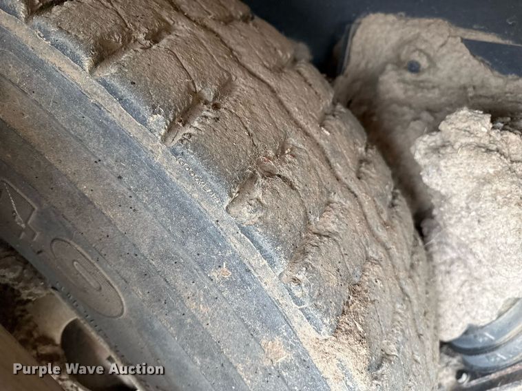 image for item EQ4906 2006 Freightliner Business Class M2 flatbed truck