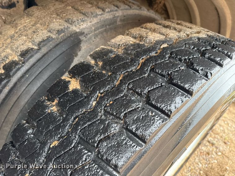 image for item EQ4906 2006 Freightliner Business Class M2 flatbed truck