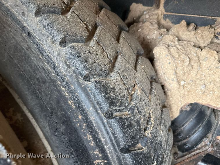 image for item EQ4906 2006 Freightliner Business Class M2 flatbed truck